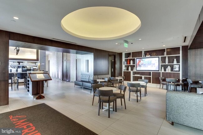 Building Photo - 1111 19th St N