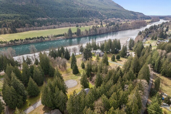 Building Photo - 37909 Theo Ln