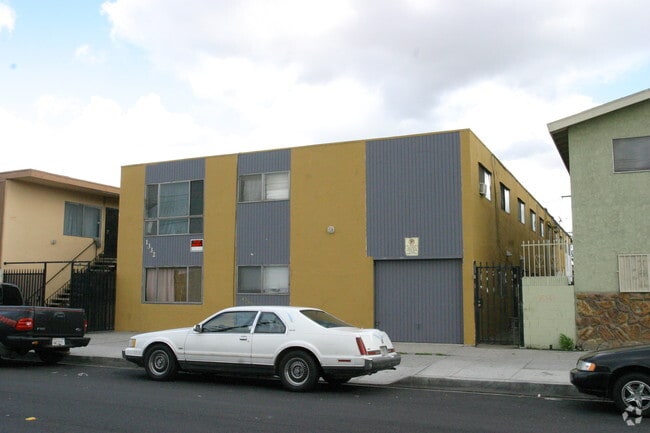 Building Photo - 1332 Walnut Ave