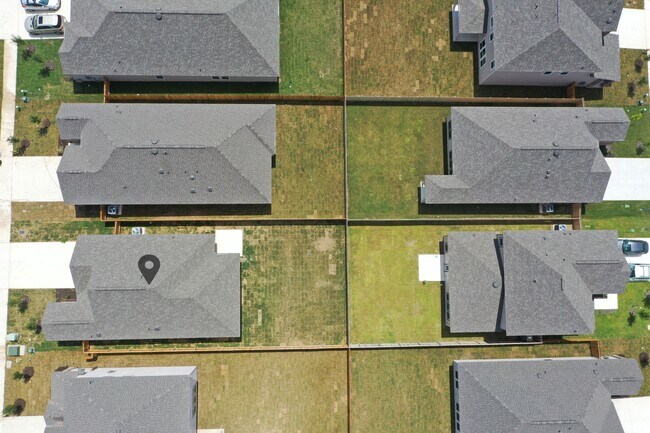 Building Photo - 216 Skipping Stone Run