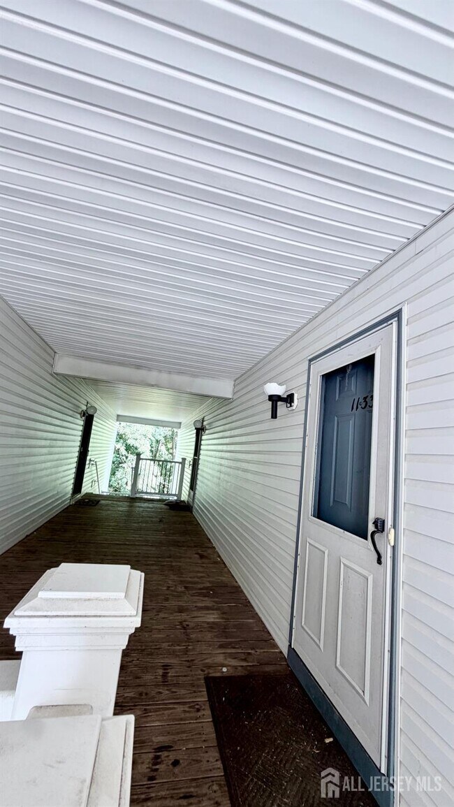 Building Photo - 1133 Waterford Dr