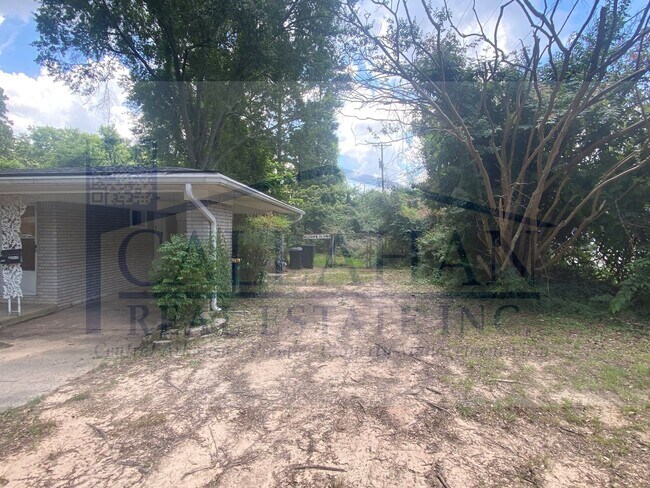 Building Photo - NLR 3 Bedroom Home