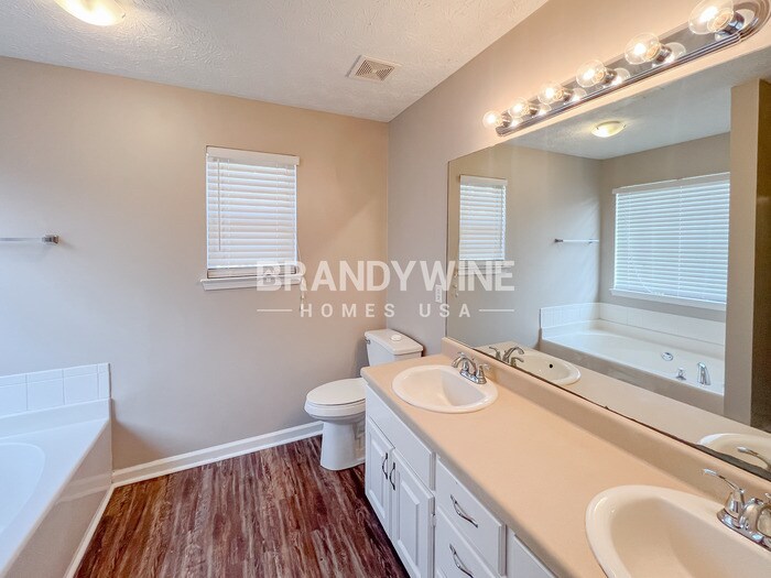 Building Photo - 30 Aspen Forest Dr