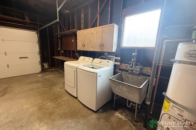 Building Photo - Beautifully Remodeled 3 Bedroom, 2 Bathroo...