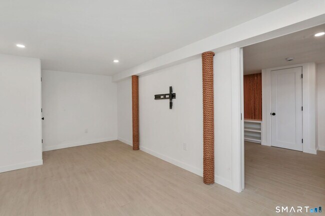 Building Photo - 86 New St