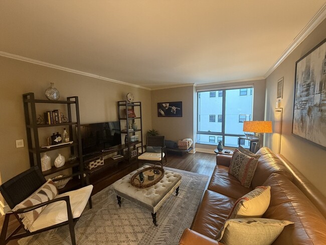 Building Photo - 3 Avery St