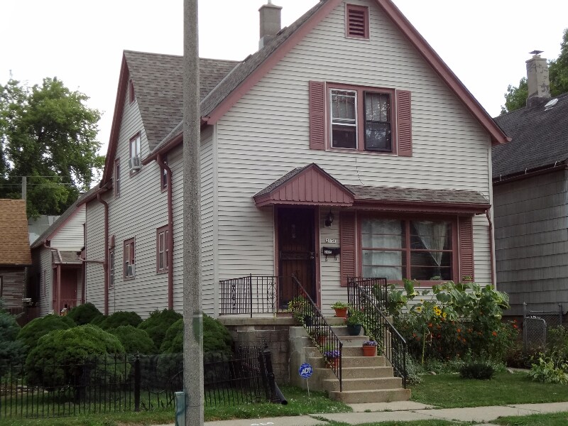 Building Photo - 2436 N Weil St