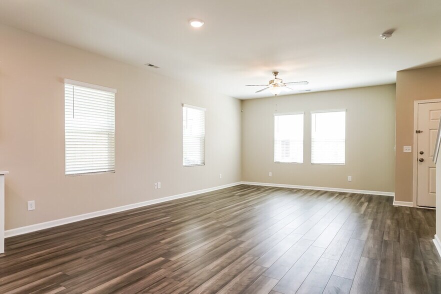 Building Photo - 338 Stone Arbor Wy