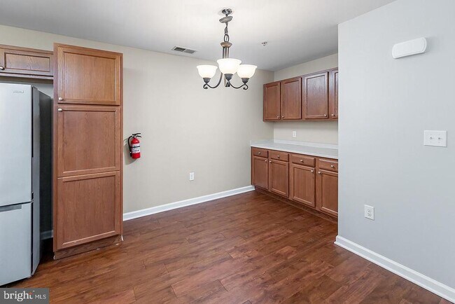 Building Photo - 1122 Tristram Cir