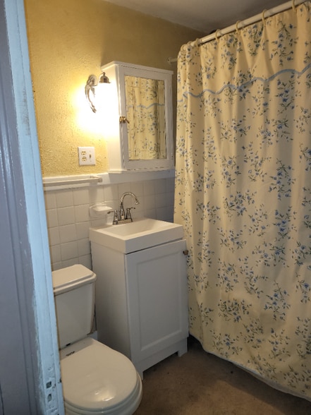 Building Photo - 1621 13th Ave