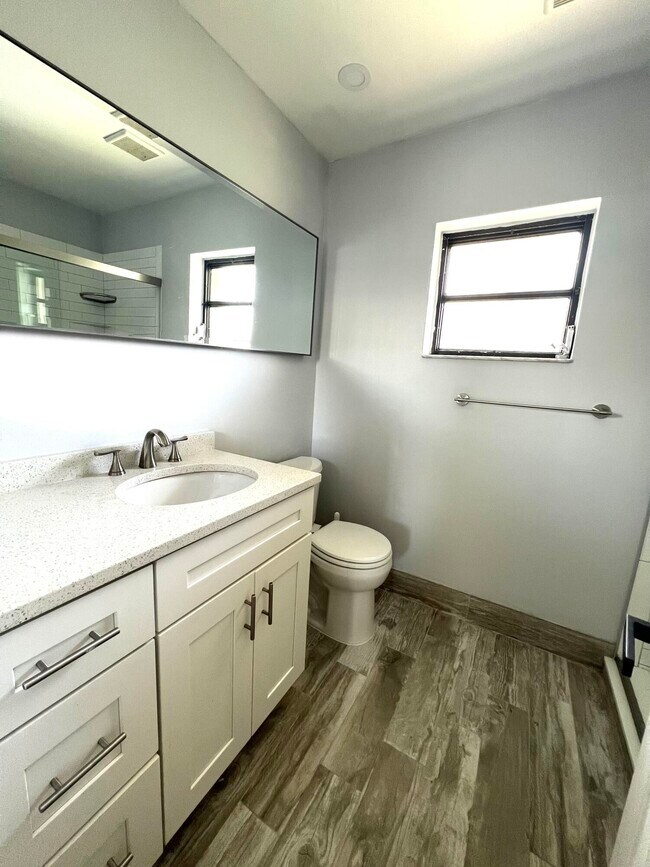 Building Photo - 2 Vía De Casas Sur