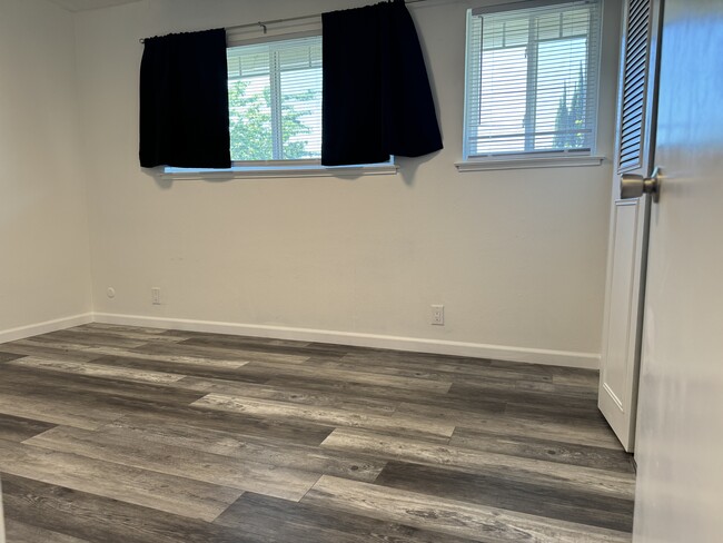 Building Photo - 4825 Rockland Way