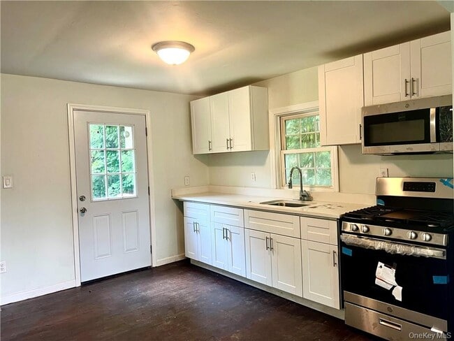 Building Photo - 3036 US-6