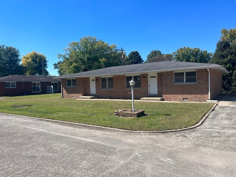 Building Photo - 1203 W Centre St