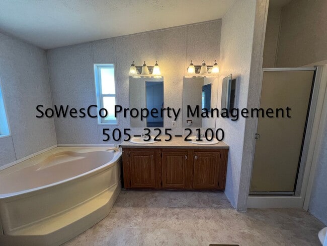 Building Photo - Four Bedroom 2 Bath Home in Kirtland
