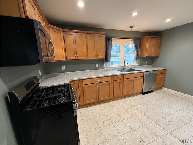 Building Photo - 127 Wyoming Ave