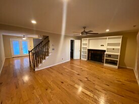 Building Photo - 524 Pine Tops Ct