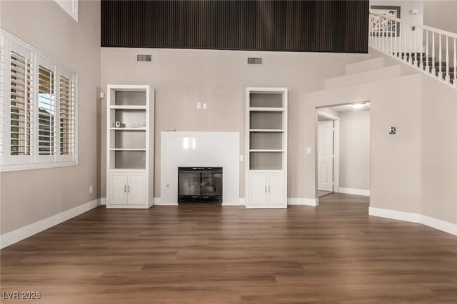 Building Photo - 264 Pointe Ranier Ave