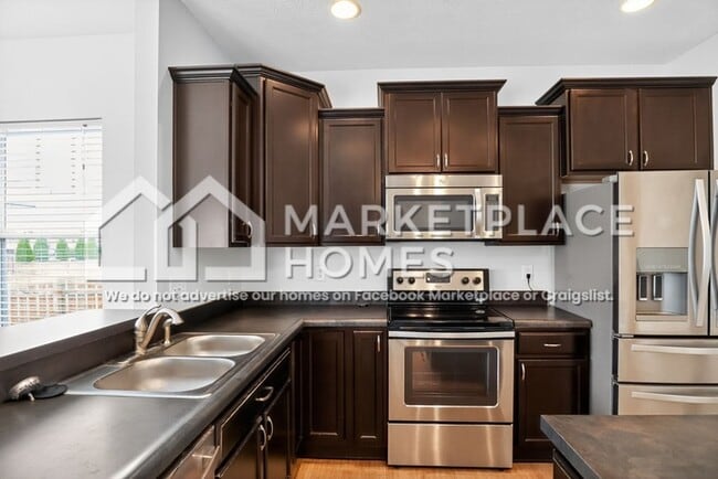 Building Photo - 2324 Boneset Dr