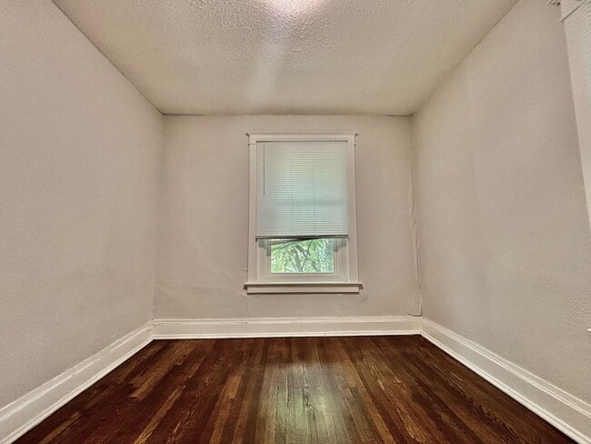 Building Photo - Shelby