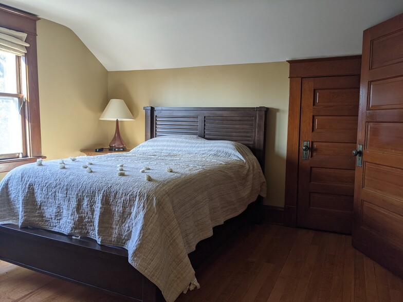 Bedroom 6 - 82 Hungerford Terrace