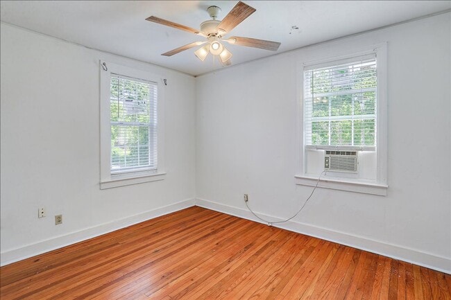 Building Photo - 1602/04 Saint Mary Street