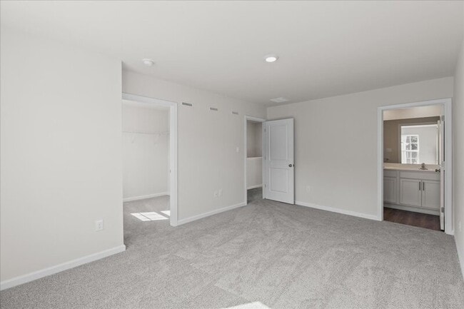 Building Photo - 15 Whaler Dr
