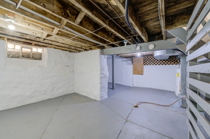 Building Photo - 77xx Vermont Ave