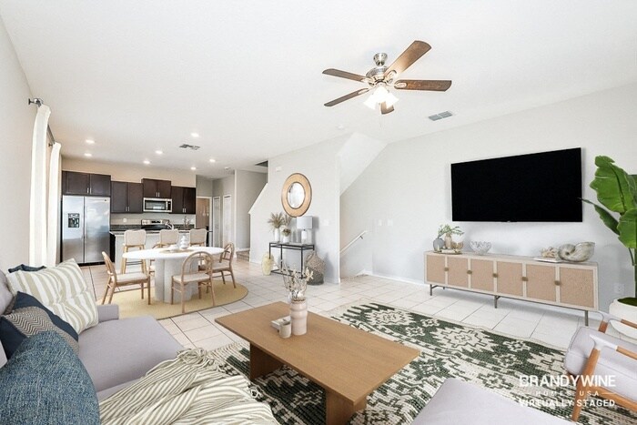 Building Photo - 5653 Mercado Dr