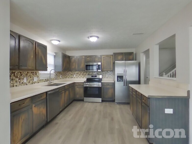 Building Photo - 1233 River Ridge Dr