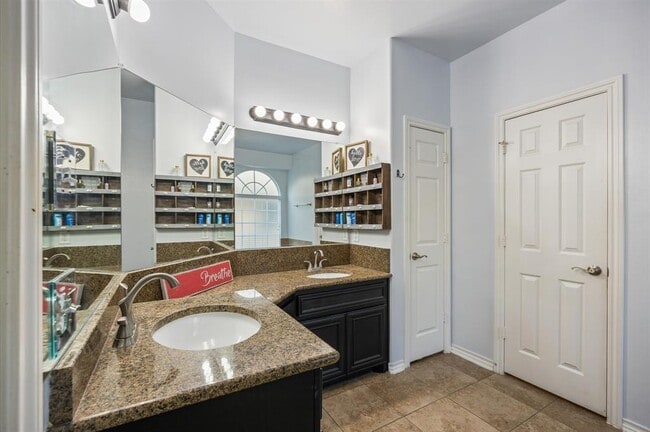 Building Photo - 3011 Rustic Gardens Dr