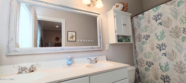 Building Photo - 503 Waight St