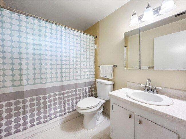 Building Photo - 1706 Belleair Forest Dr