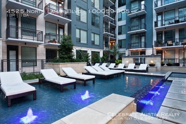Building Photo - Very Modern and Luxurious North Lamar Living!