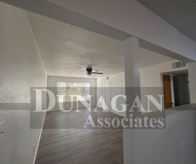 Building Photo - OPEN HOUSE ON 10/17 @ 2:25! Call us today ...