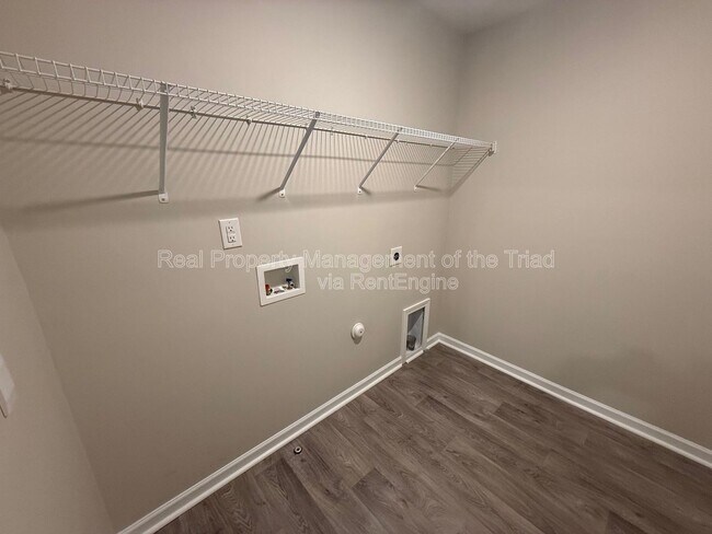 Building Photo - 5277 Ironwood Dr