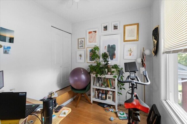 Building Photo - 3 bedroom in Chicago IL 60618