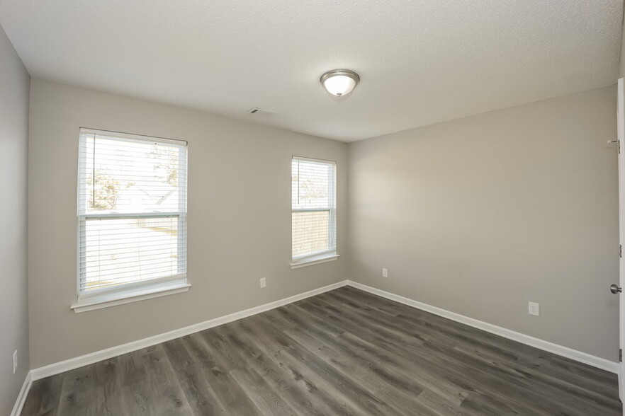 Building Photo - 265 Redding Ridge
