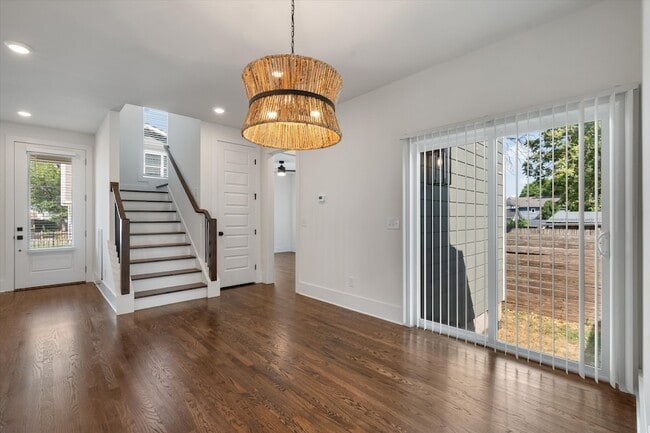 Building Photo - 1802 10th Ave N