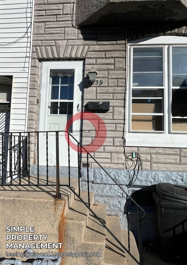 Building Photo - 1239 Greenwich St