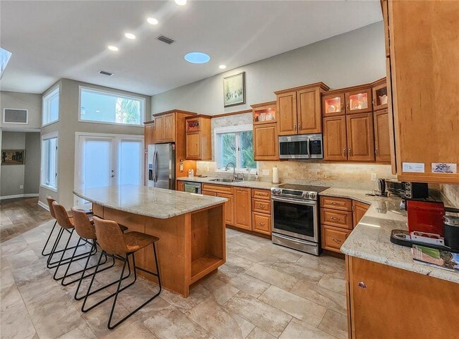 Building Photo - 1 Bay Pointe Dr