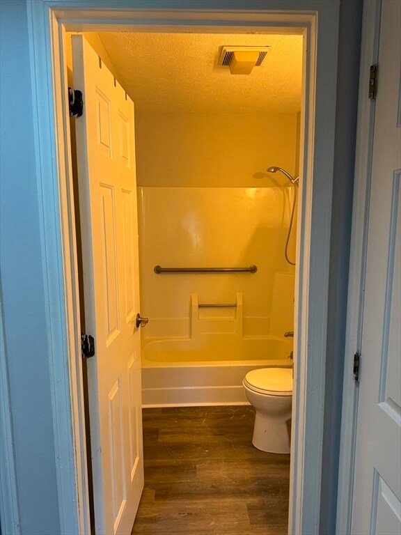 Building Photo - 53 Steeplechase Ct