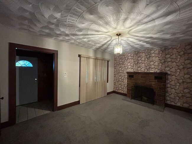 Building Photo - 377 Talbot Ave