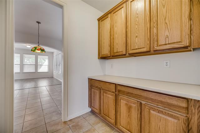 Building Photo - 819 Rushmore Dr
