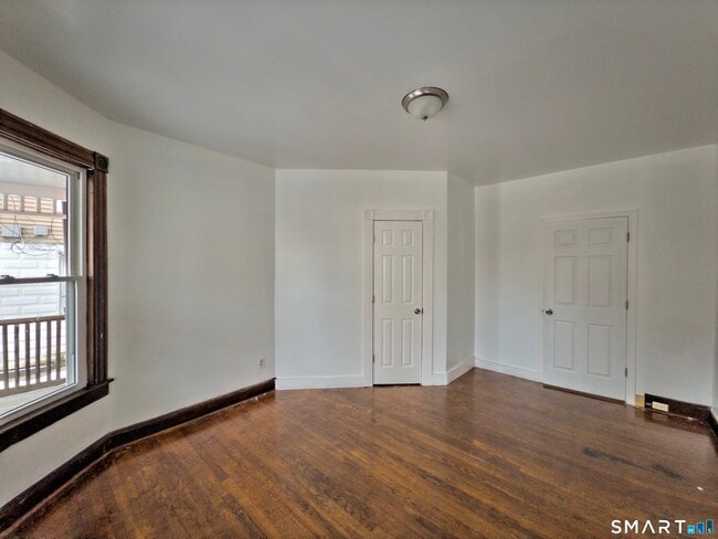 Building Photo - 64 Wood St