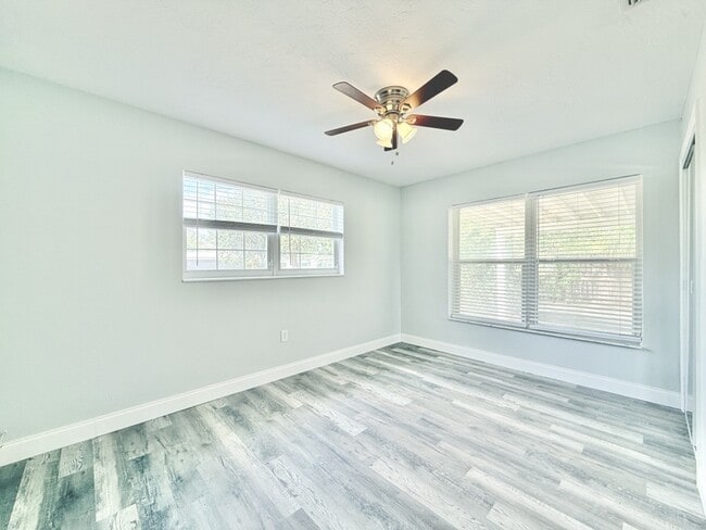 Building Photo - 9401 88th Way N