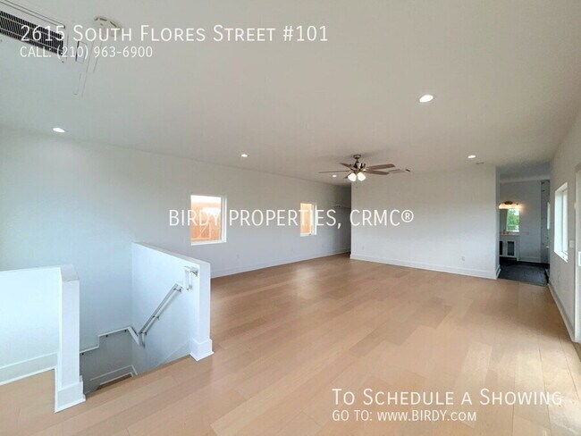 Building Photo - 2615 S Flores St