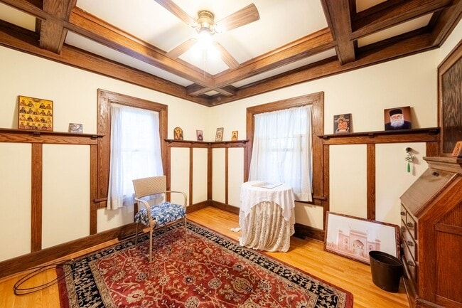 Building Photo - 6 Month Lease: 2 BED / 2.5 BATH HOUSE CLOS...