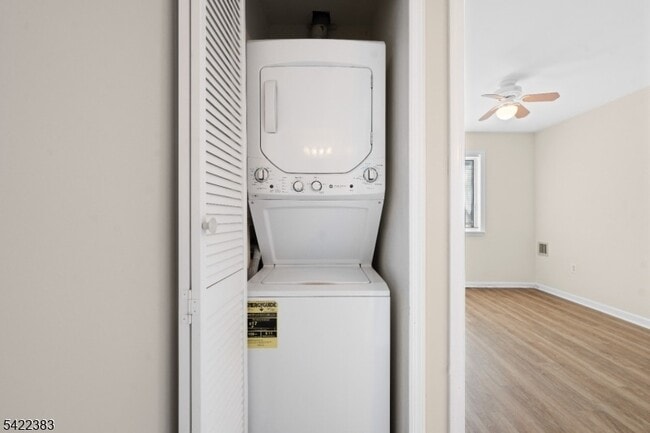 Building Photo - 62 Eton Way