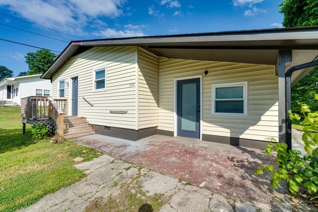 Building Photo - Charming Jasper Rental – 3 Bed, 2 Bath, $1,550/Month